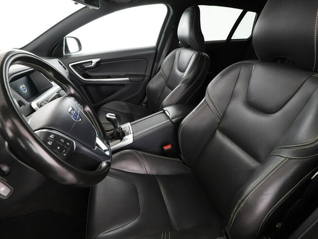 Volvo V60 2.0D Dynamic Edition Klima Nawigacja Tempomat Skóra ParkAssist TFT LED