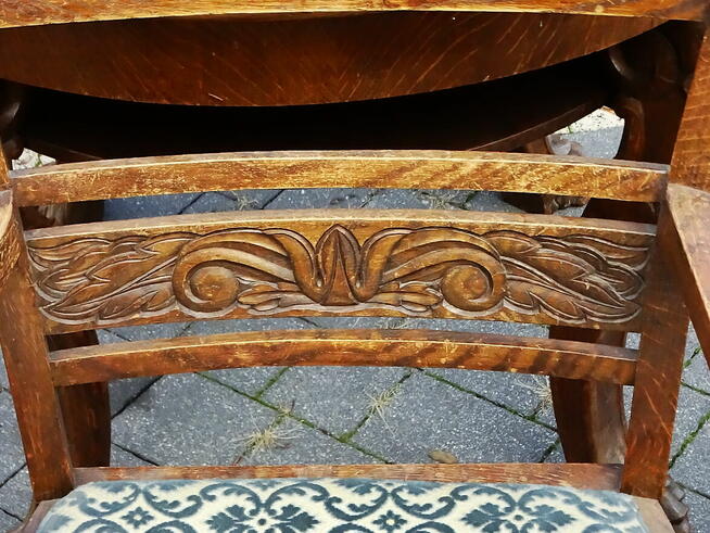 Stylowy zestaw mebli - stolik kawowy + 3 krzesła tapicerowan