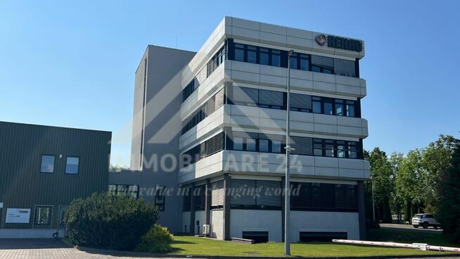 Kompleks biurowy magazynowy 1592m2 z magazynem i parkingiem