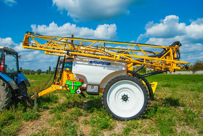 Opryskiwacze zaczepiane Boguslav - Titan pro 24m-28m