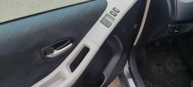 Toyota Yaris 1.3 benzyna**czujniki parkowania**hak**