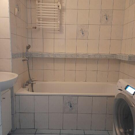 Sprzedam 3-pokojowe / Osiedle Niepodległości