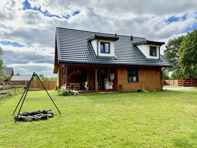 Dom szkieletowy z tynkiem glinianym – 200 m od jeziora Serwy