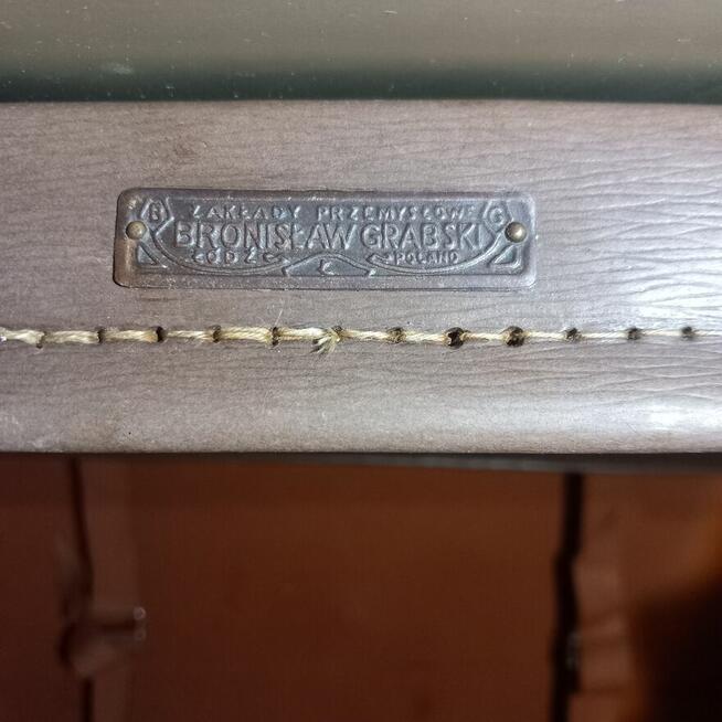 Stare walizki kufry podróżne