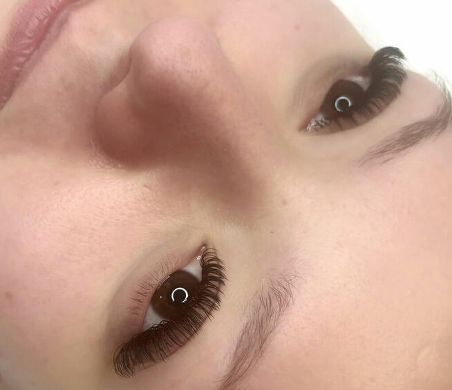 Stylizacja rzęs i brwi