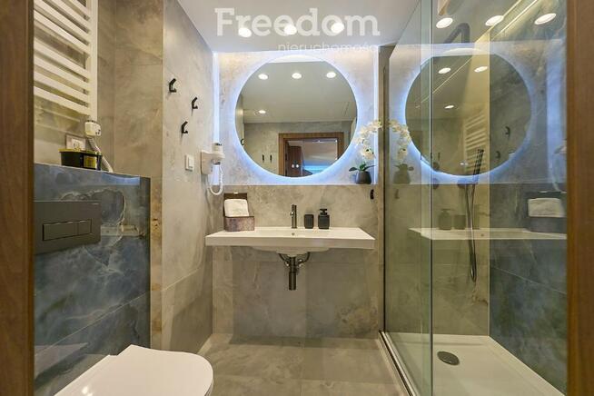 Apart 3 pok. nad promenadą, duży narożny taras.