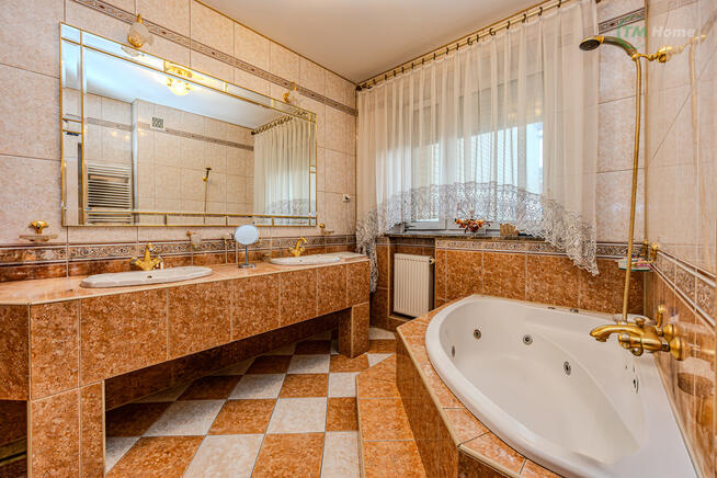 Targówek, dom mieszkalny, usługowy lub inwestycja.