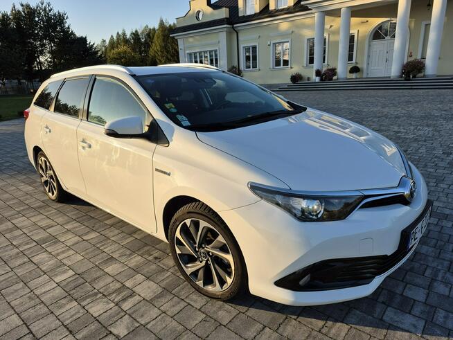 Toyota Auris 1.8 hybrid climatronic kamera grzane fotele