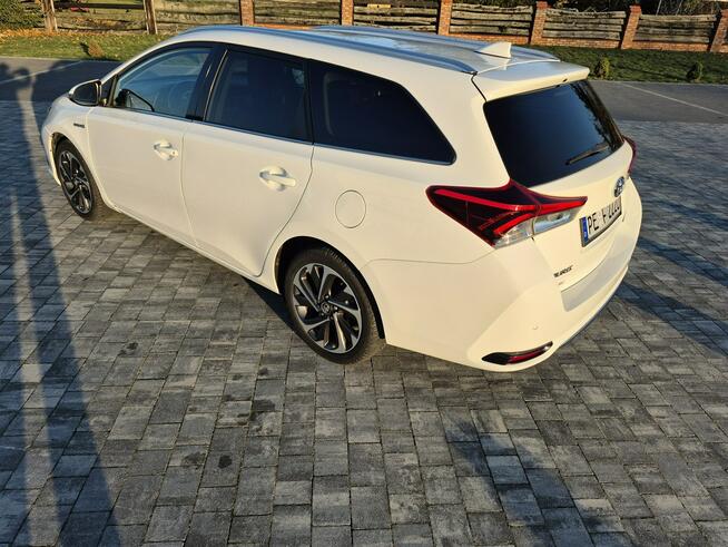 Toyota Auris 1.8 hybrid climatronic kamera grzane fotele