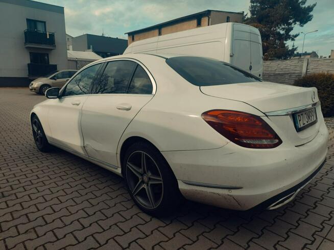 Mercedes C 180 Prywatny * Zarejestrowany * Serwisowany * Felgi AMG * Skóra