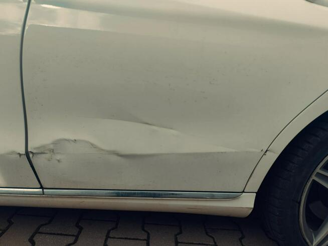 Mercedes C 180 Prywatny * Zarejestrowany * Serwisowany * Felgi AMG * Skóra