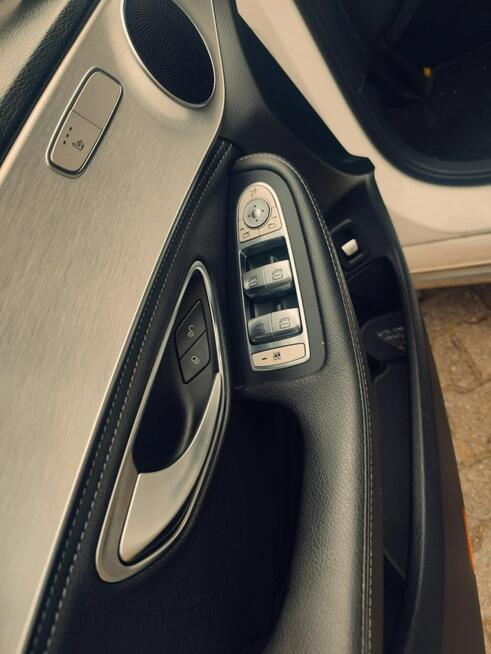 Mercedes C 180 Prywatny * Zarejestrowany * Serwisowany * Felgi AMG * Skóra