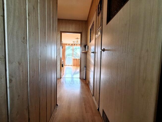 Tu się nie dzwoni – tu się woła z balkonu!