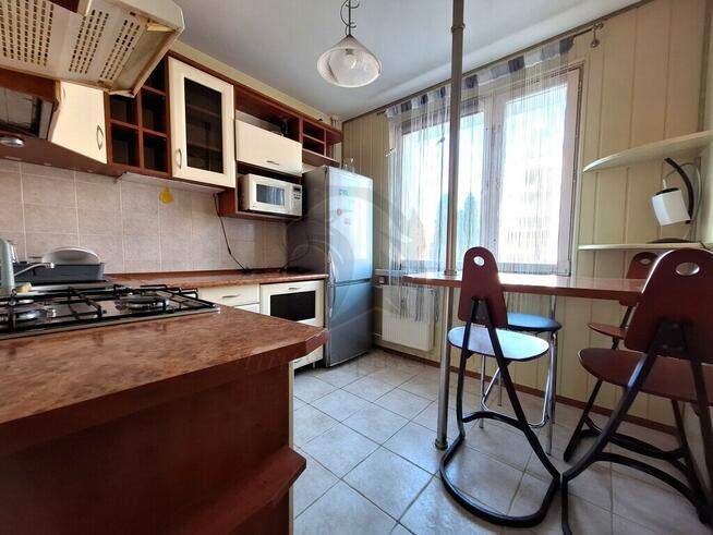 Tu się nie dzwoni – tu się woła z balkonu!