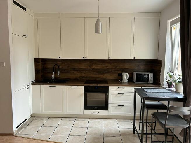 2 pok wysoki parter z balkonem na Górczynie