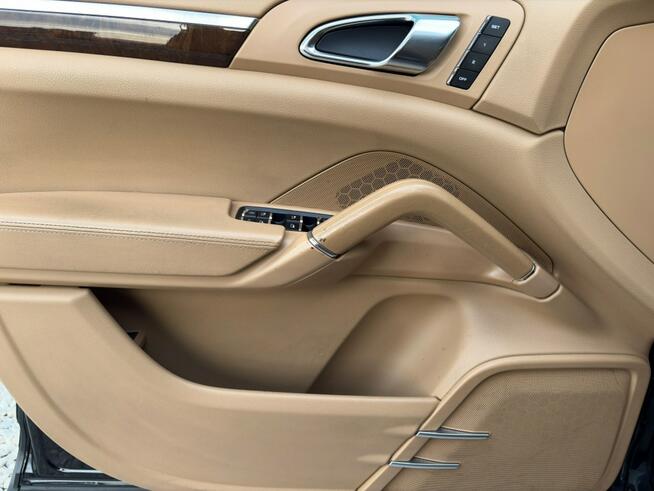Porsche Cayenne Tempomat / Kamera cofania / Szyberdach / Podgrzewane fotele / FV 23%