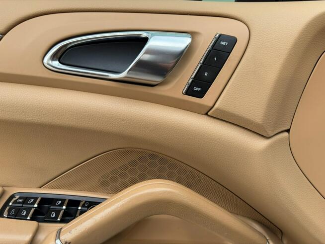 Porsche Cayenne Tempomat / Kamera cofania / Szyberdach / Podgrzewane fotele / FV 23%