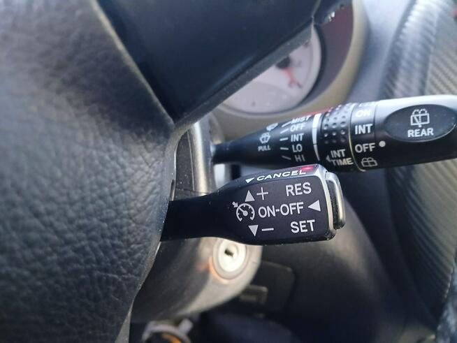 Toyota RAV-4 2.0D4D lift 4X4 skóry klimatronik tempomat alufelgi podgrz fotele