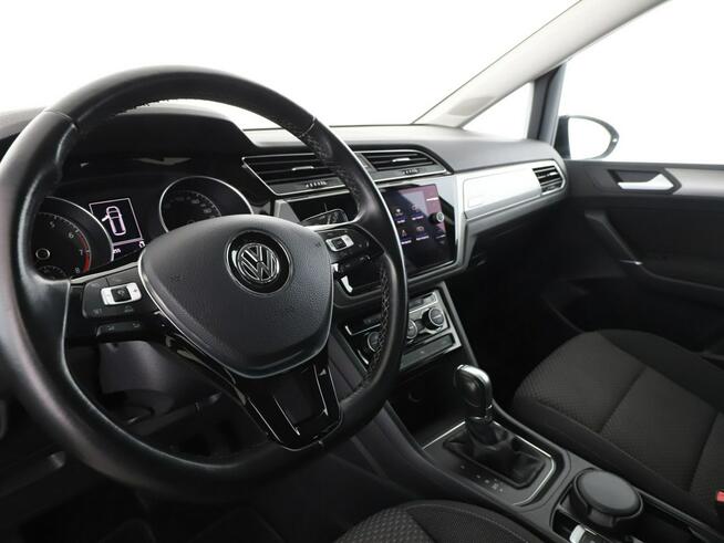 Volkswagen Touran 7 os. DSG navi klima auto grzane fotele czujniki parkowania