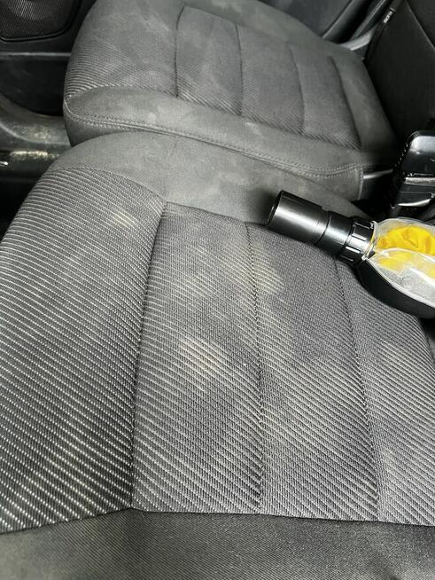 Profesjonalne czyszczenie mebli i tapicerki samochodowej