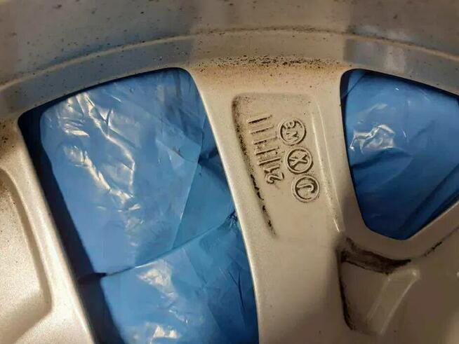 Koła zimowe Pirelli Sottozero 3 205/50 R17 z alufelgami – BM