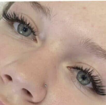 Stylizacja rzęs i brwi