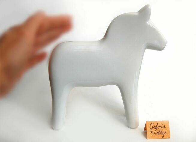 Koń szwedzki, porcelana, biały konik, figurka, Szwecja folk