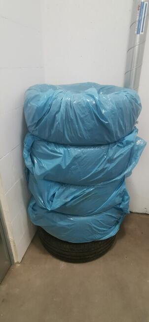 Sprzedam opony zimowe NOKIAN PREMIUM 225/45R19 WR A4