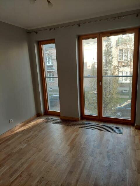 3 pokoje, oddzielna kuchnia, 2 garderoby, 2 łazienki, garaż