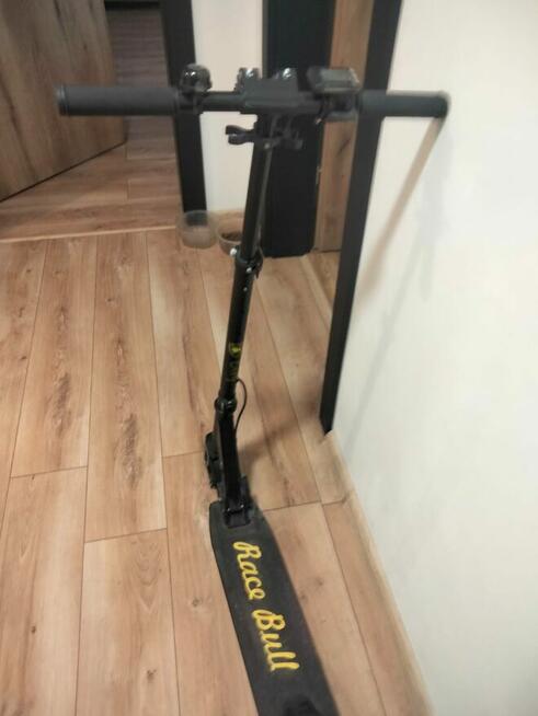 Hulajnoga elektryczna dla dzieci