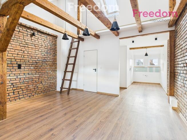 Klimatyczne mieszkanie na poddaszu w kamienicy