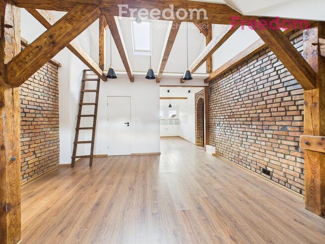 Klimatyczne mieszkanie na poddaszu w kamienicy
