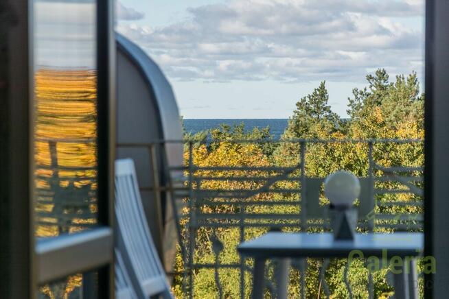 Apartament z tarasem z widokiem na morze.