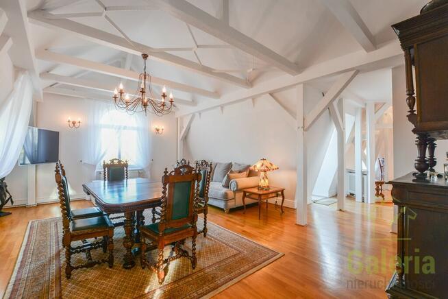 Apartament z tarasem z widokiem na morze.