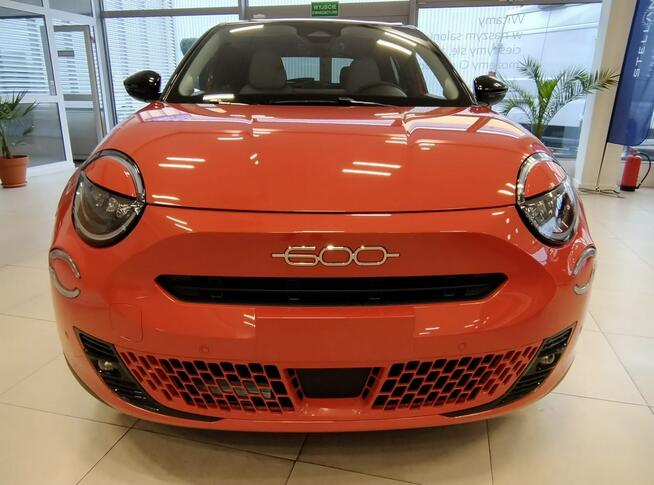 Fiat 600 1.2DCT 110KM La Prima pomarańczowy z czarnym dachem