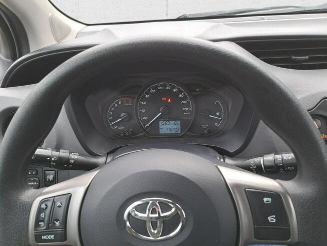 Toyota Yaris Ekonomiczny hatchback do miasta !