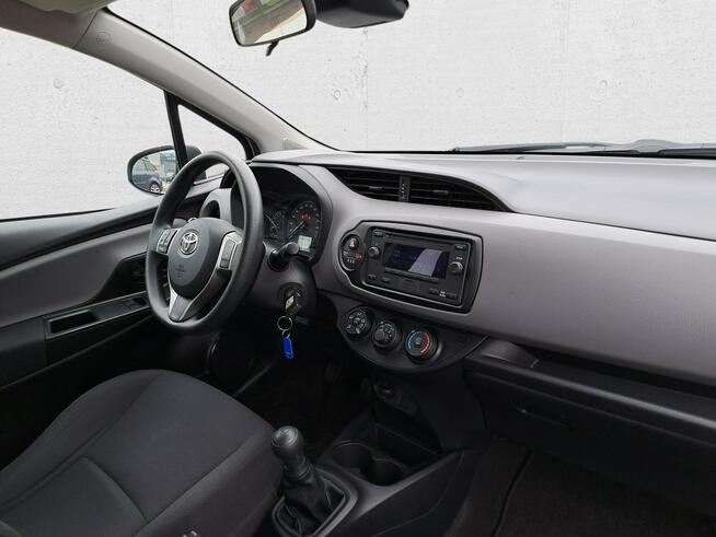 Toyota Yaris Ekonomiczny hatchback do miasta !