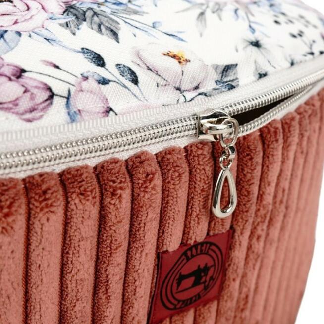 Torebka-Nerka Sztruksowa Brudny Róż z motywem Kwiatów – handmade