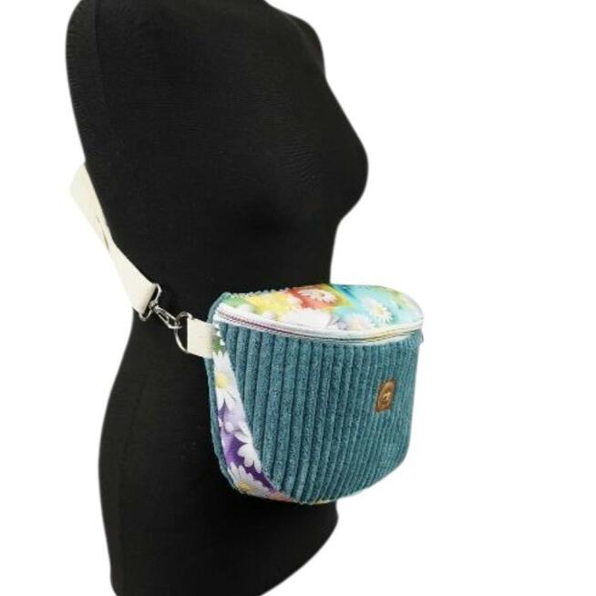 Torebka-Nerka Sztruksowa Morska z motywem Kwiatów – Stokrotkowe Marzenia