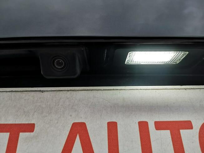 Volkswagen Passat 2.0 TDI 140KM Klimatronic Tempomat Nawi Alu Kamera Gwarancja