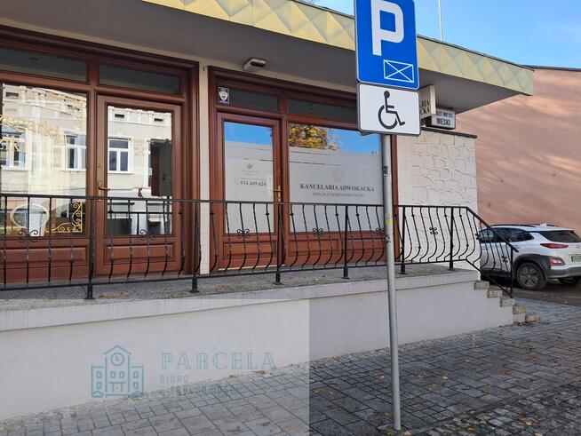 Wynajmę lokal w ścisłym centrum Radomska.