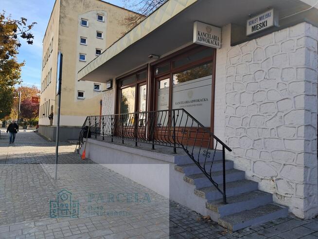 Wynajmę lokal w ścisłym centrum Radomska.