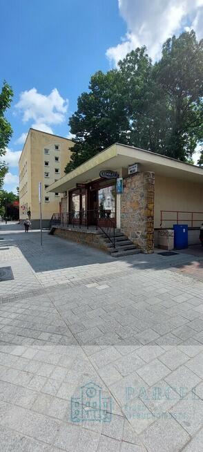 Wynajmę lokal w ścisłym centrum Radomska.