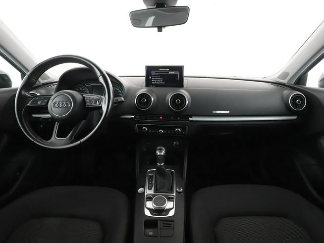 Audi A3 PHEV LED klima auto czujniki parkowania grzane fotele
