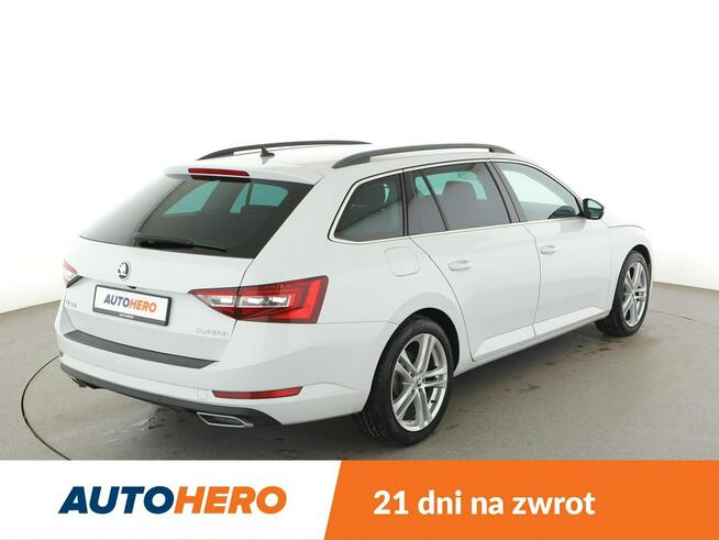 Škoda Superb 1.8 TSI Automat Climatronic Tempomat Nawigacja BiXenon El.klapa Kamera