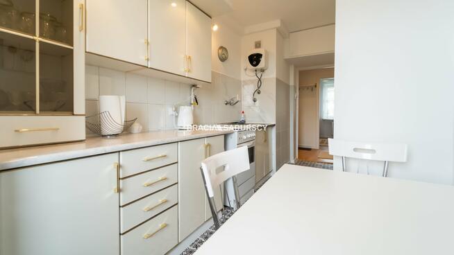 Mieszkanie Kraków Krowodrza, Gramatyka