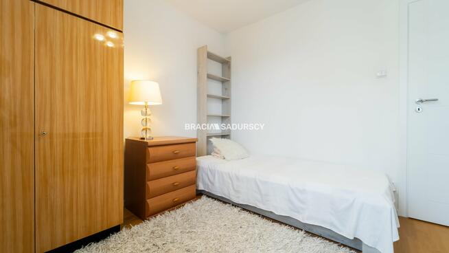 Mieszkanie Kraków Krowodrza, Gramatyka