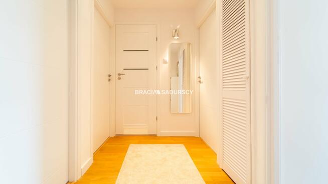 Mieszkanie Kraków Krowodrza, Gramatyka