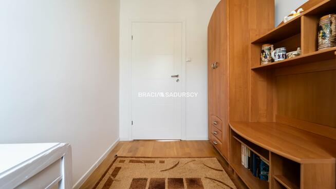 Mieszkanie Kraków Krowodrza, Gramatyka