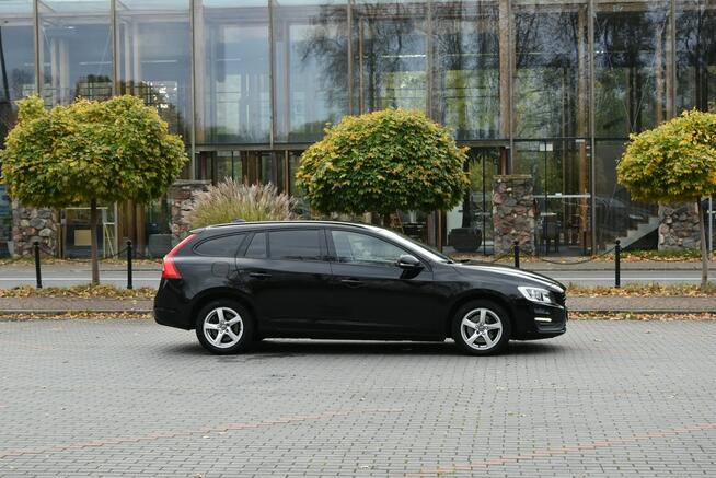 Volvo V60 2.0d 120KM Manual 2015r. LED NAVi TEMPOMAT Isofix